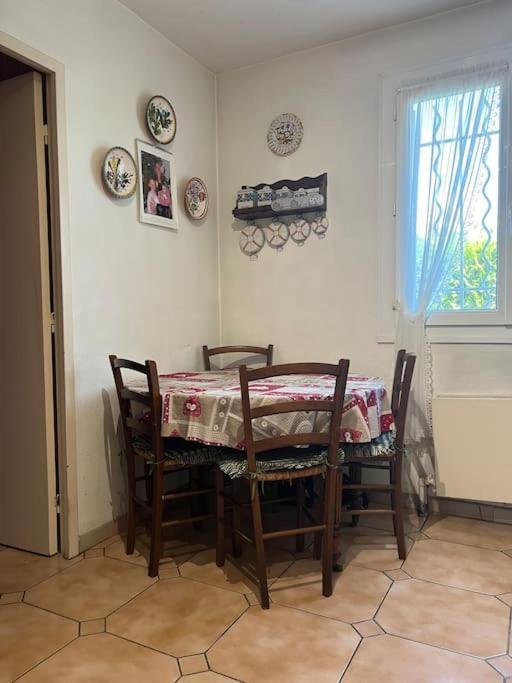 Maison Familiale Idealement Situee Avec Tout Le Confort Nîmes Exteriör bild