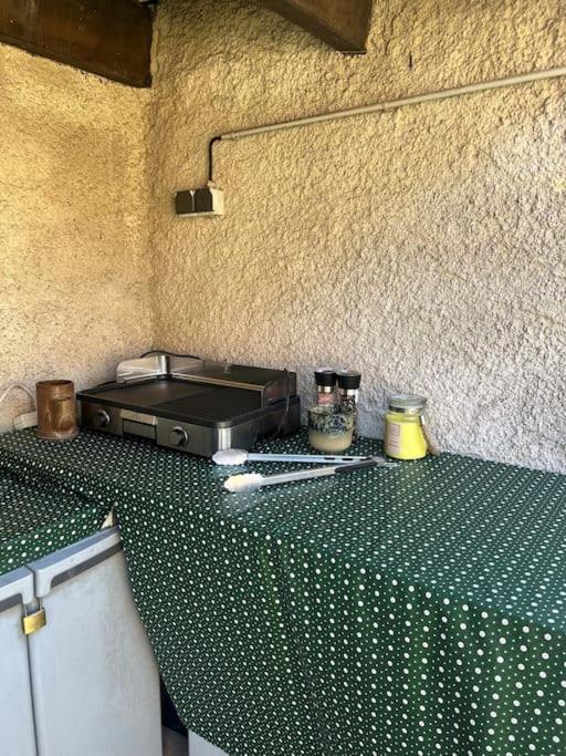 Maison Familiale Idealement Situee Avec Tout Le Confort Nîmes Exteriör bild